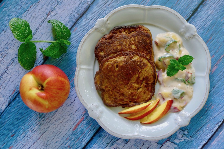 Zoete aardappel pannenkoekjes met nectarineyoghurt recept - koolhydraatarm genieten begint bij Con-serveert.nl