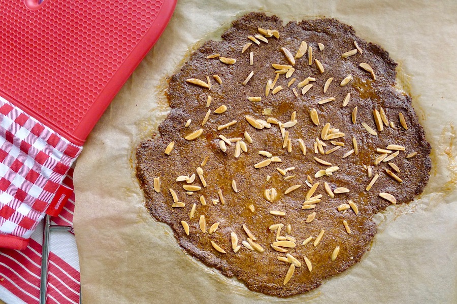 Koolhydraatarme speculaasbrokken recept - koolhydraatarm genieten begint bij Con-serveert.nl