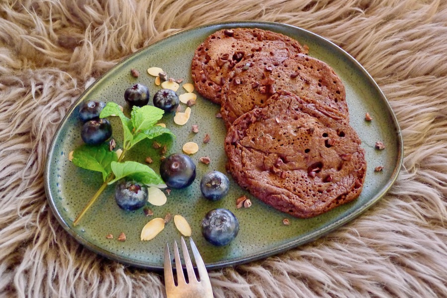 Choco biet pannenkoekjes, glutenvrij en lactosevrij recept - koolhydraatarm genieten begint bij Con-serveert.nl