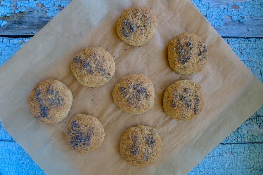 Keto maanzaadbroodjes recept - koolhydraatarm genieten begint bij Con-serveert.nl