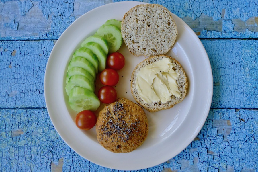 Keto maanzaadbroodjes recept - koolhydraatarm genieten begint bij Con-serveert.nl