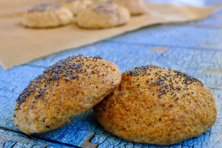 Keto maanzaadbroodjes recept - koolhydraatarm genieten begint bij Con-serveert.nl