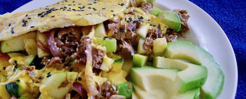 Pulled jackfruit omelet met appel en avocado