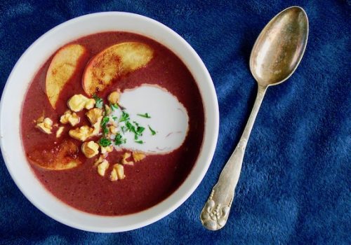 Rode kool soep met appel en gember recept - koolhydraatarm genieten begint bij Con-serveert.nl