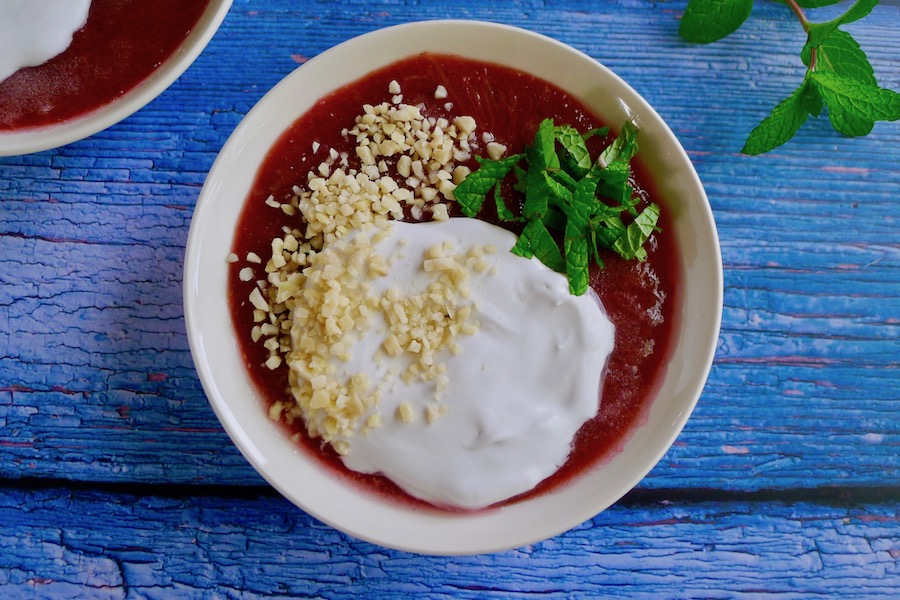 Deense rabarberpudding met kokosroom (rabarbergrød)