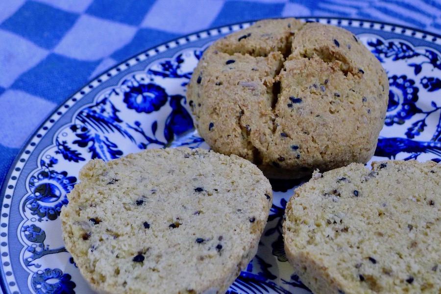 Keto bolletjes van amandelmeel en lupinemeel, glutenvrij en lactosevrij recept - koolhydraatarm genieten begint bij Con-serveert.nl