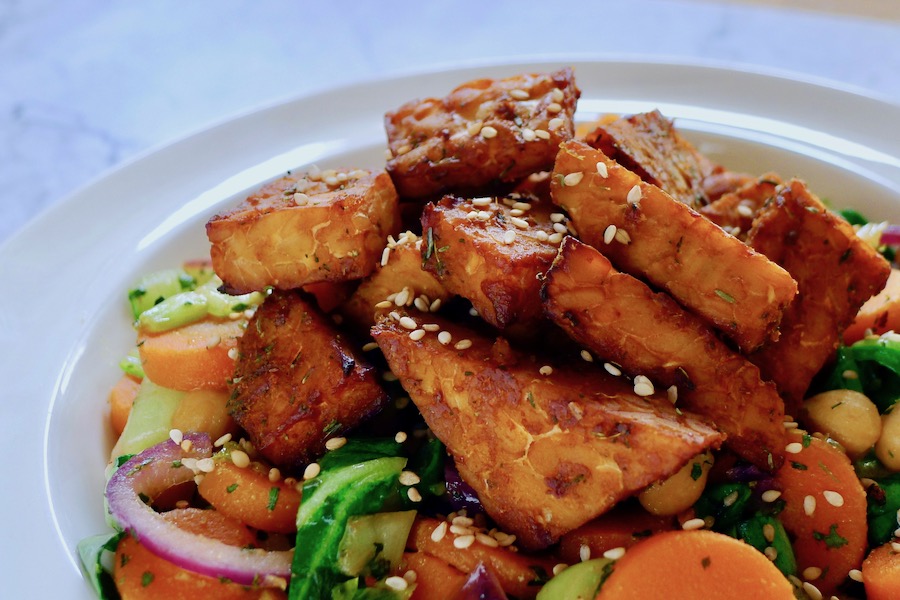 Ovengebakken miso tempeh recept - koolhydraatarm genieten begint bij Con-serveert.nl