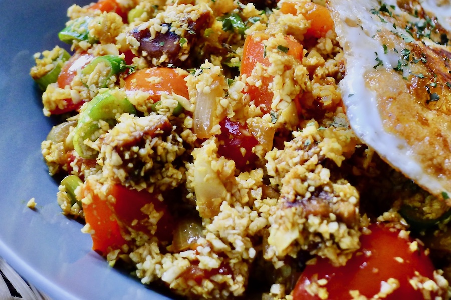 Nasi goreng, koolhydraatarm en vegetarisch recept - koolhydraatbewust genieten begint bij con-serveert.nl